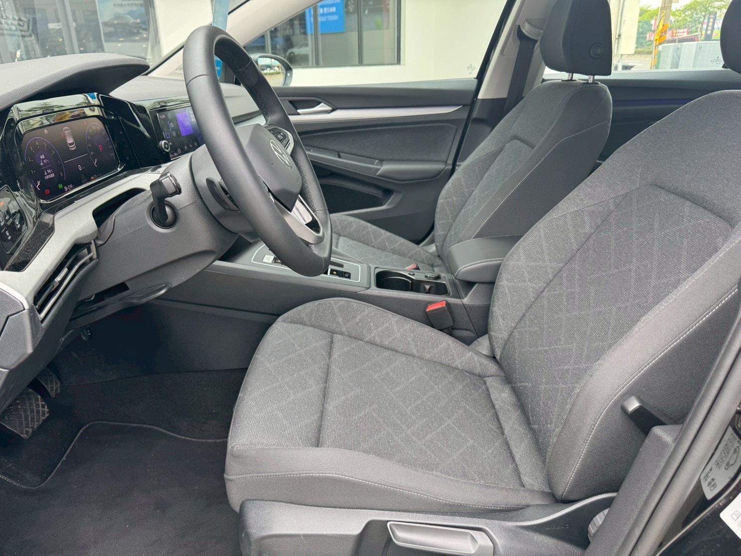 Golf 280 eTSI SE