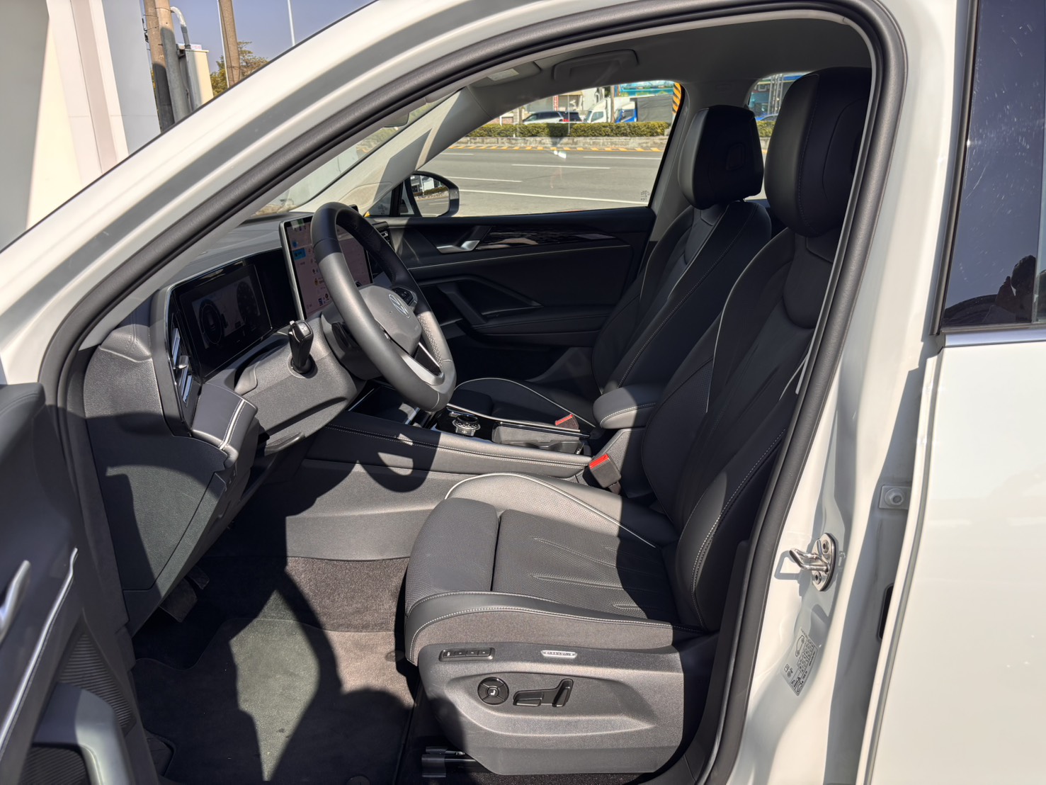 Tiguan 280 TSI Elegance Premium