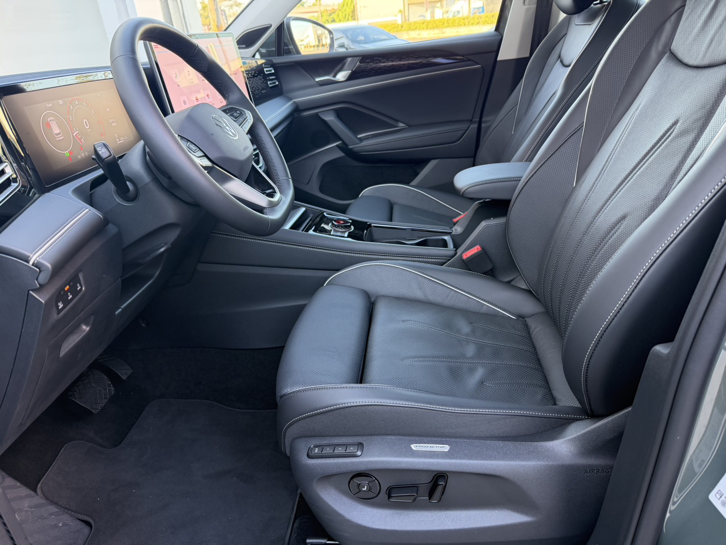 Tiguan 330 TSI Elegance Premium