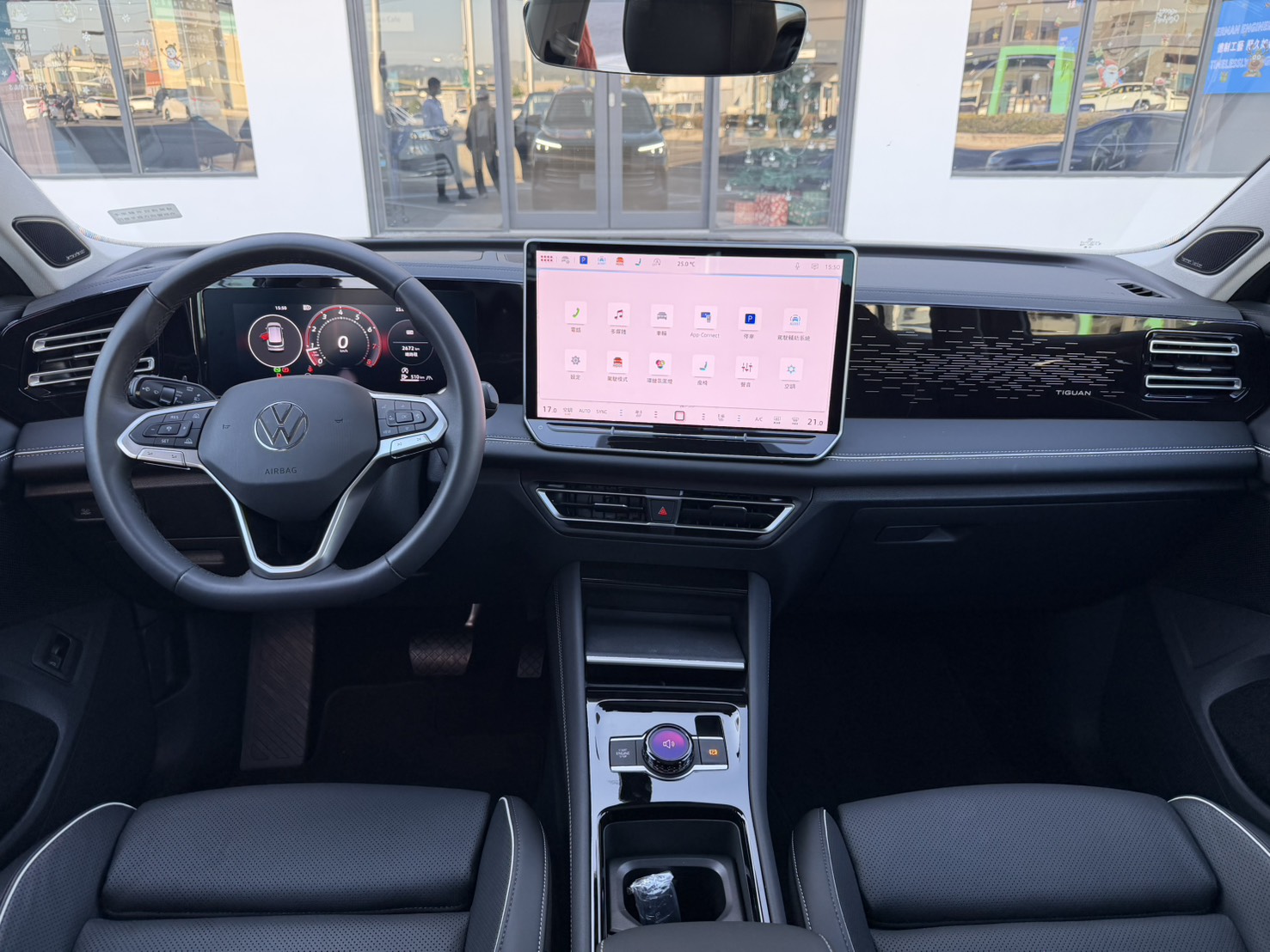 Tiguan 330 TSI Elegance Premium