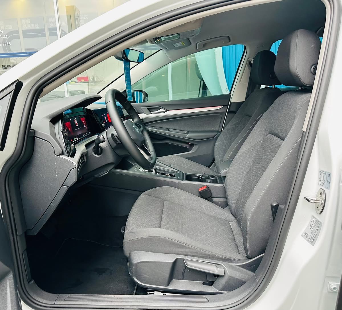 Golf 230 eTSI 智能特仕版