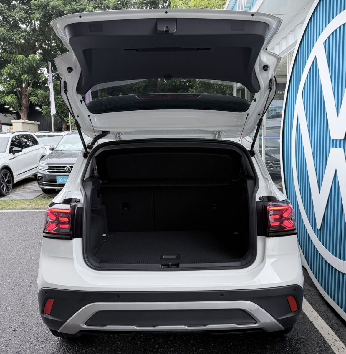 T-Cross 23T-Cross 230 TSI Style Design0 TSI Tech