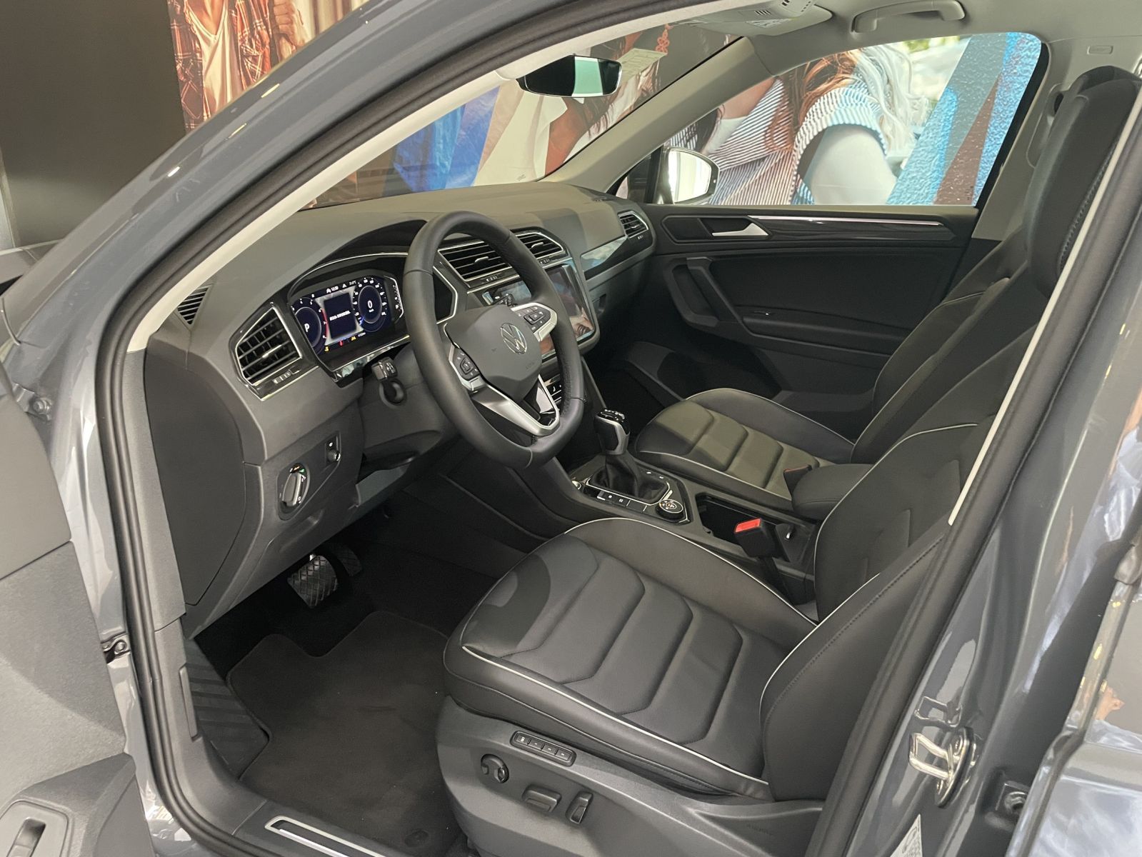 Tiguan 330 TSI Elegance Premium