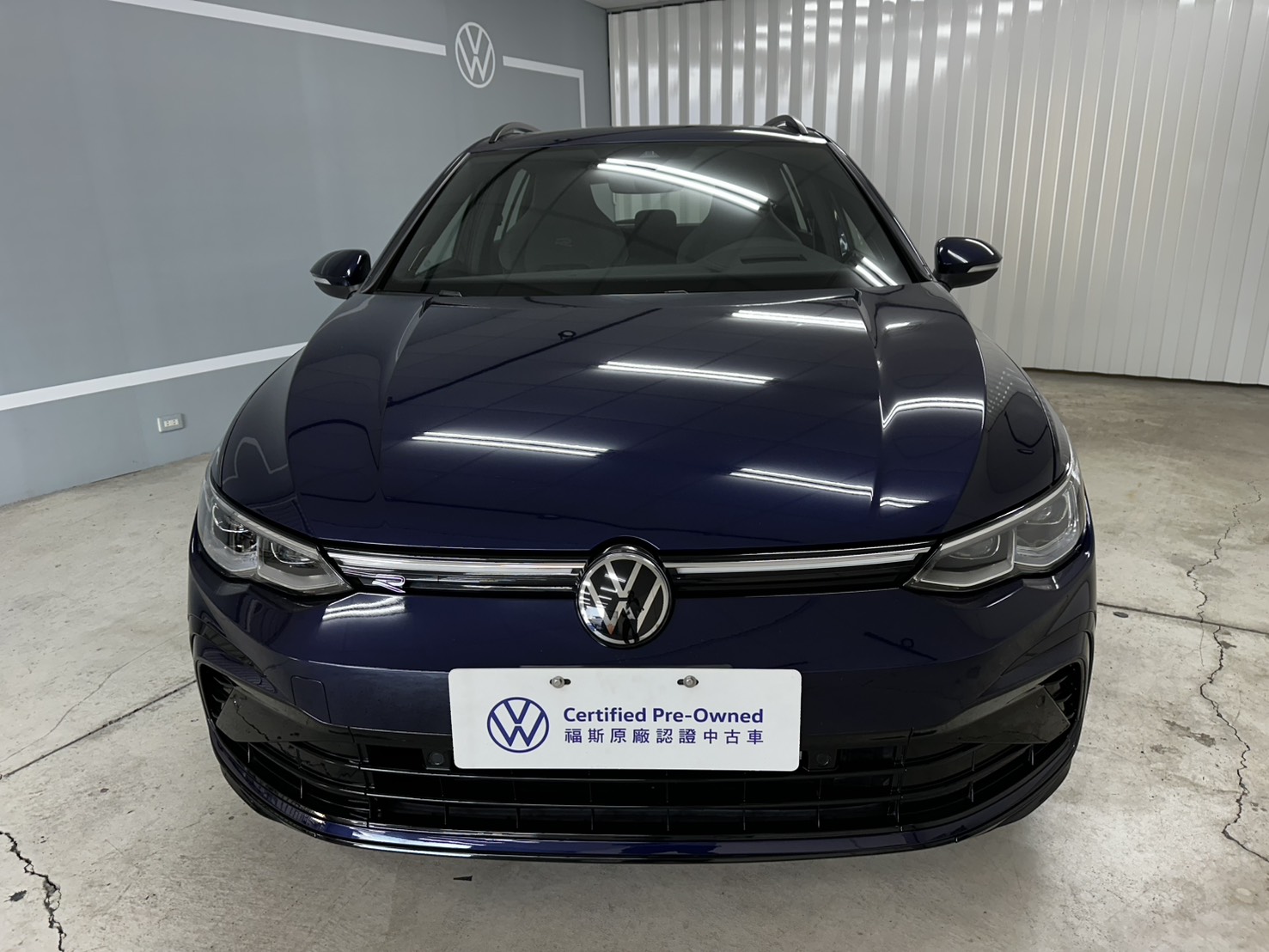 MY24 Golf Variant 280 eTSI R-Line-V1