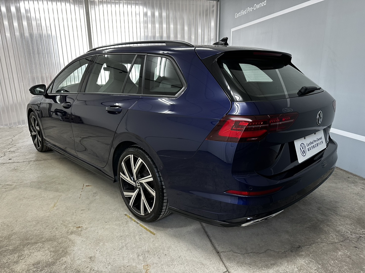 MY24 Golf Variant 280 eTSI R-Line-V1
