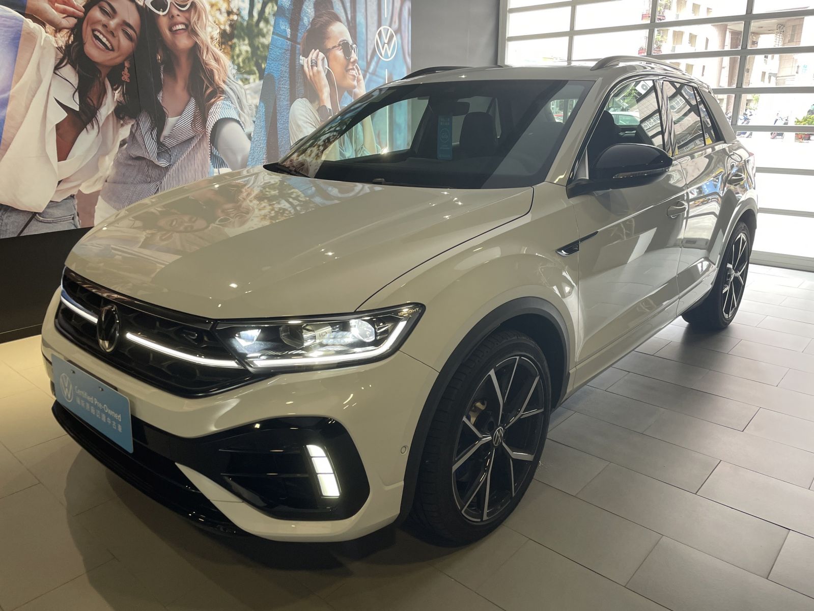 MY24 T-Roc R-V1