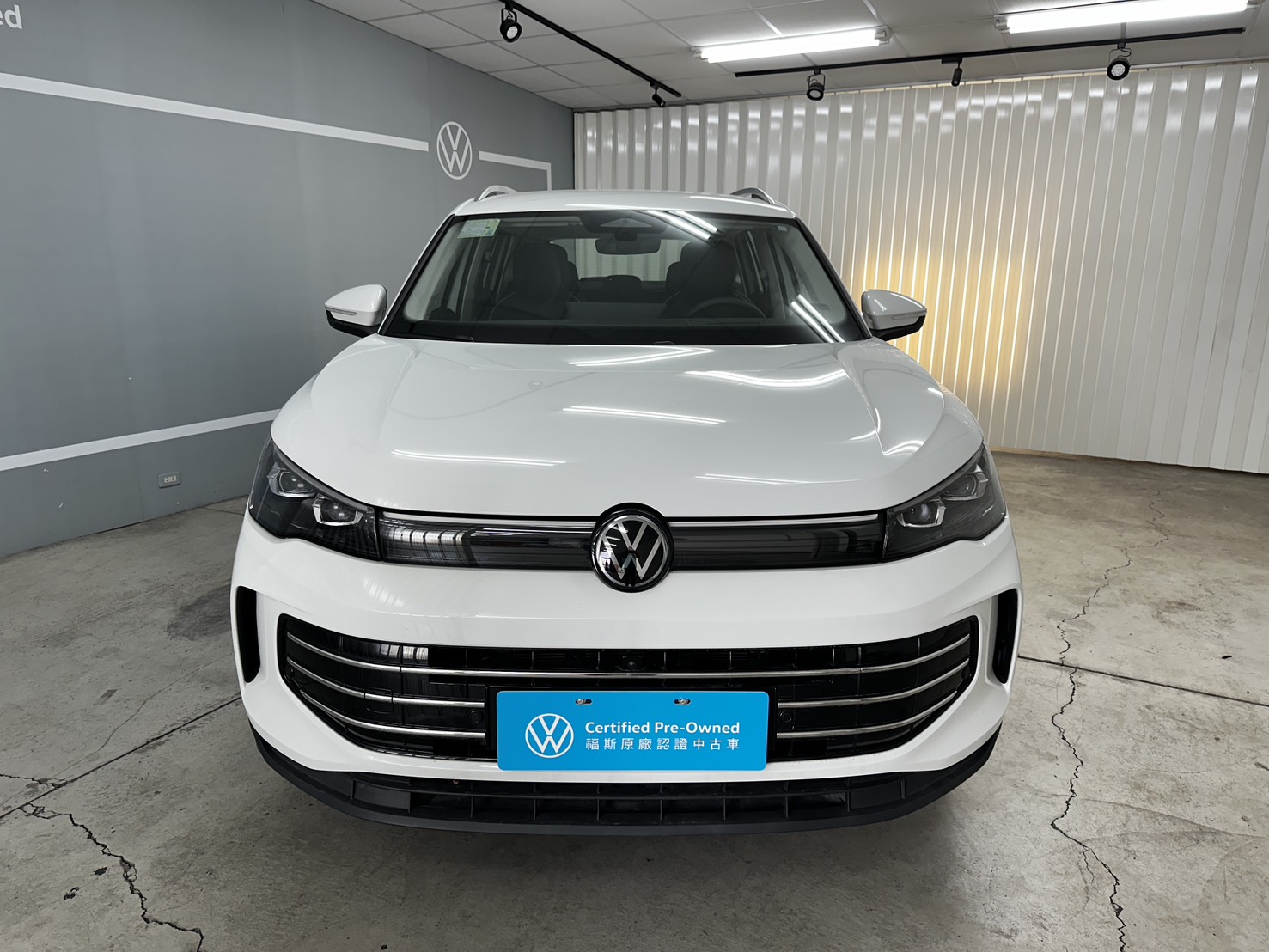 Tiguan 280 eTSI Elegance Premium-V1