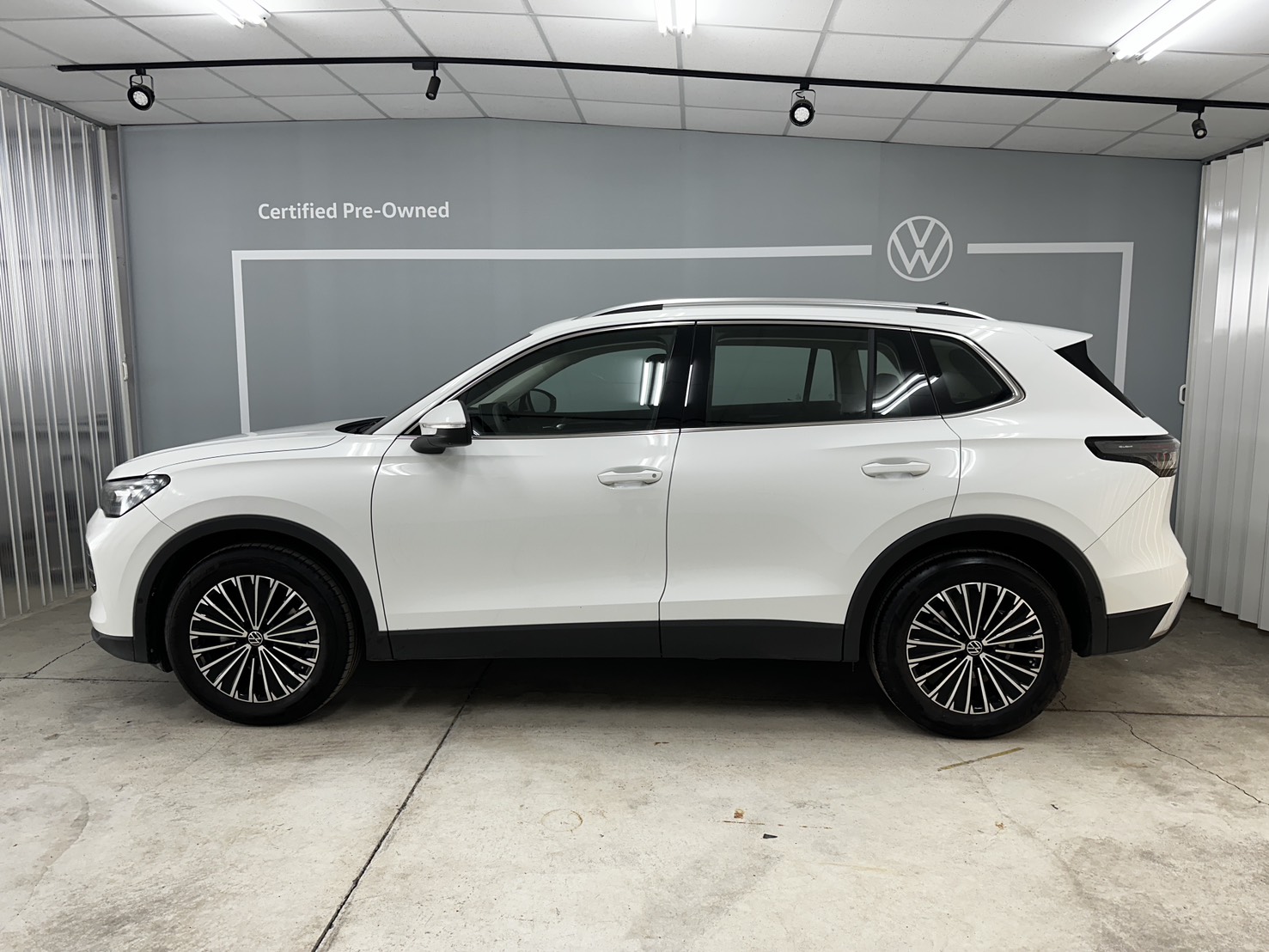 Tiguan 280 eTSI Elegance Premium-V1