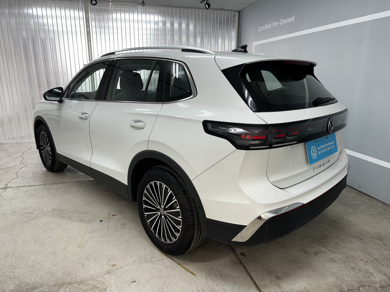 Tiguan 280 eTSI Elegance Premium-V1