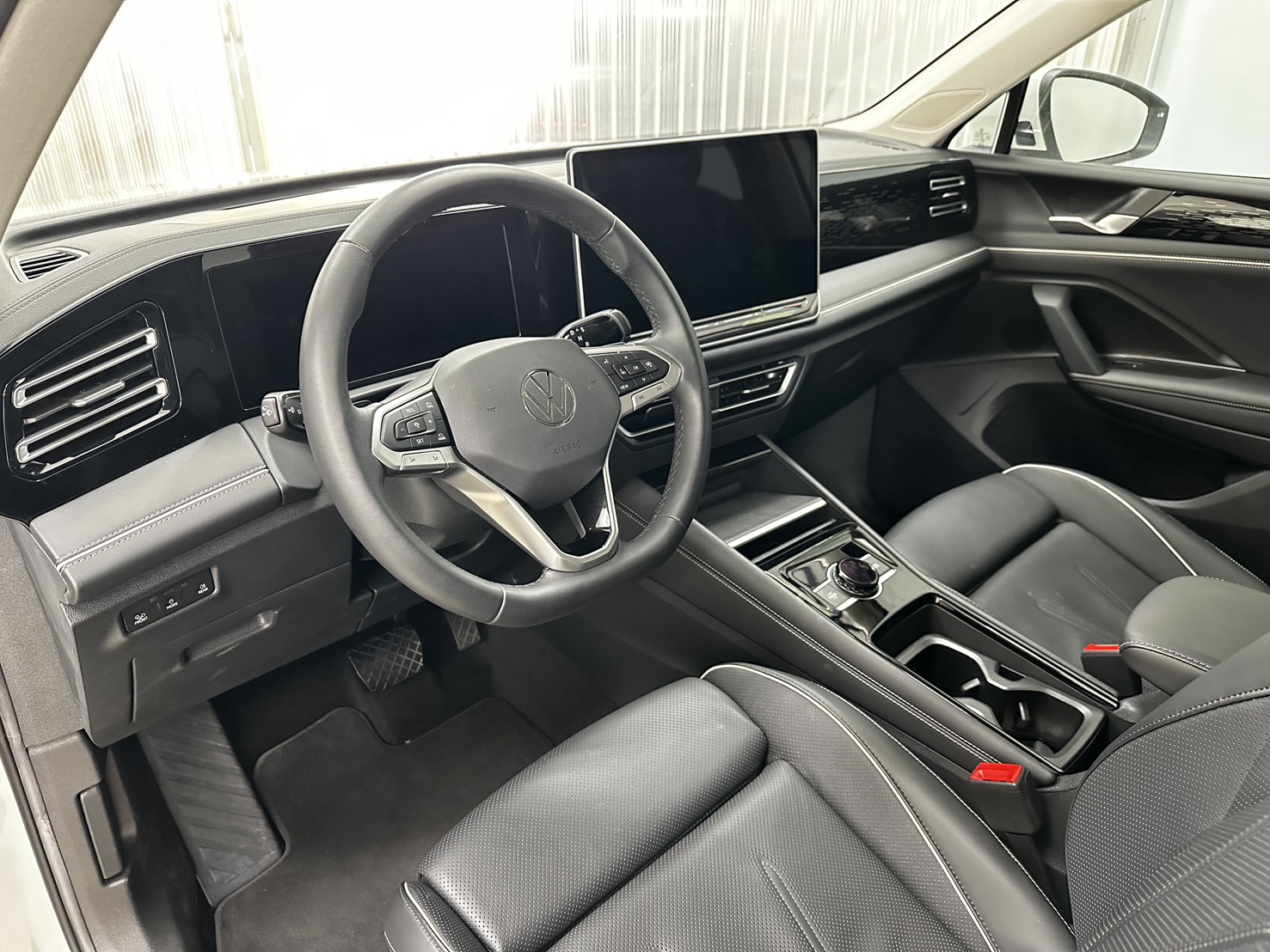 Tiguan 280 eTSI Elegance Premium-V1