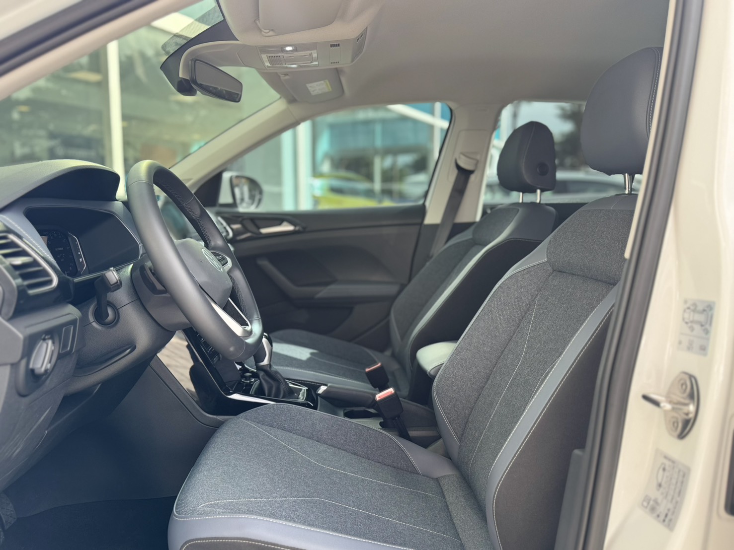 T-Cross 230 TSI Tech