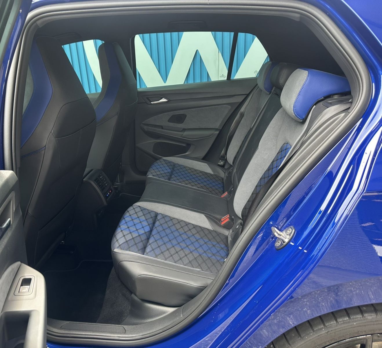 Golf R