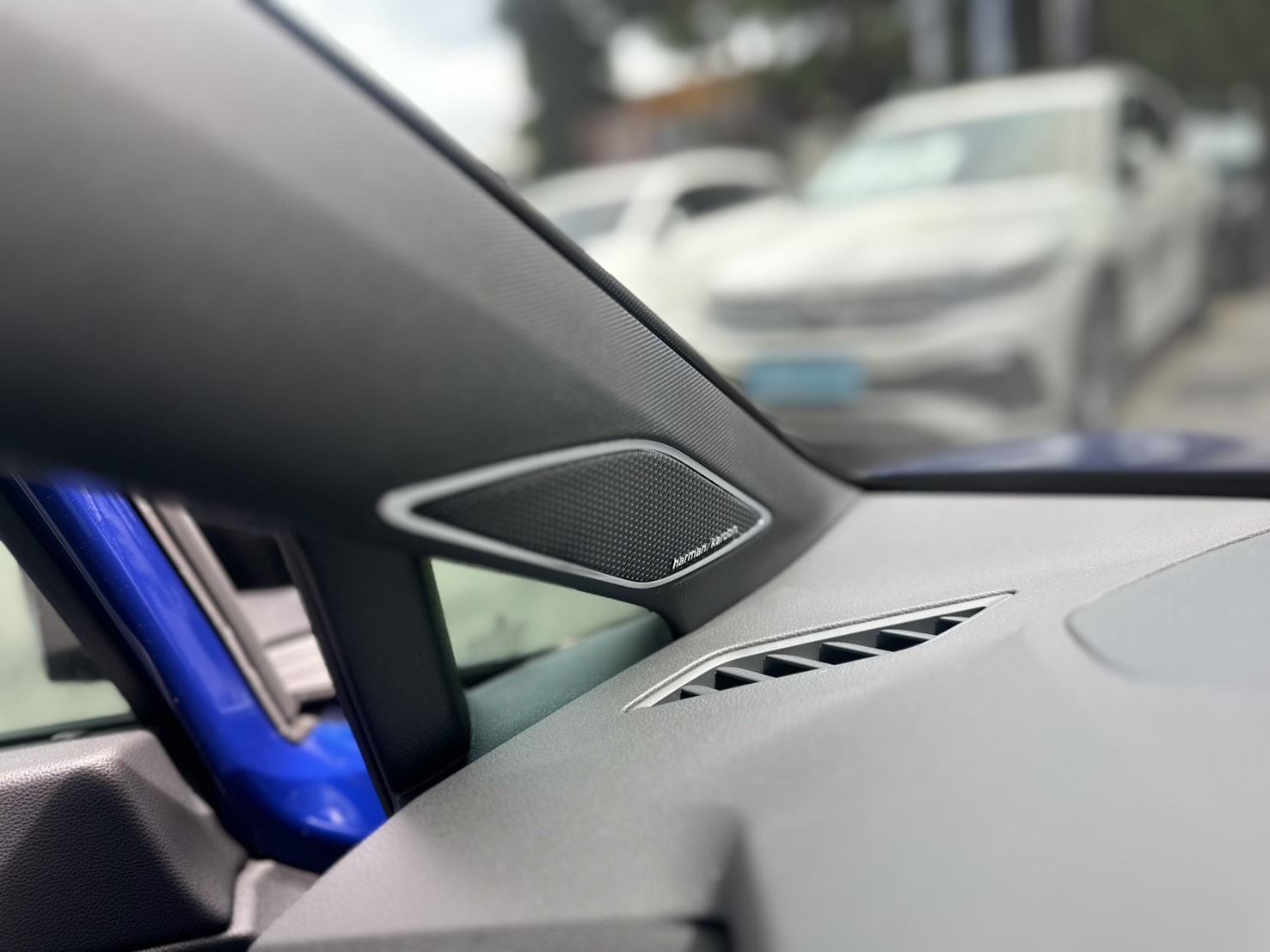 Golf R