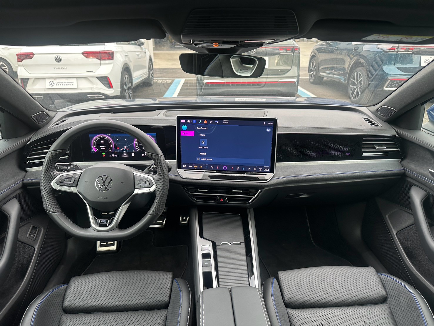 MY25 Passat Variant 330 TSI R-Line